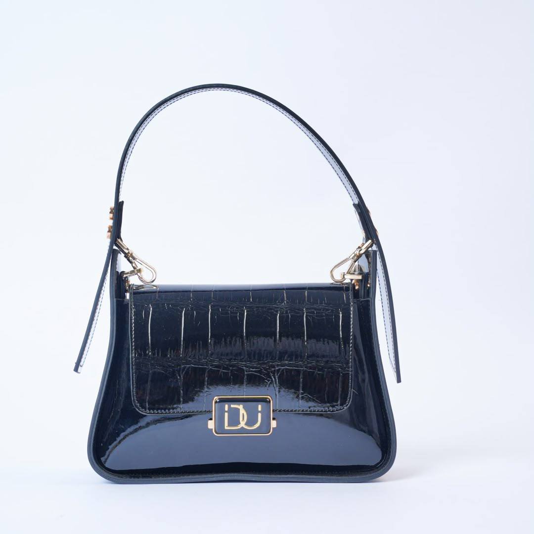 G-8821 Black